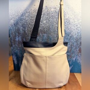 The Orvis Company Vintage Y2K Two-Tone Leather Park Avenue Shoulder Bag (EUC)